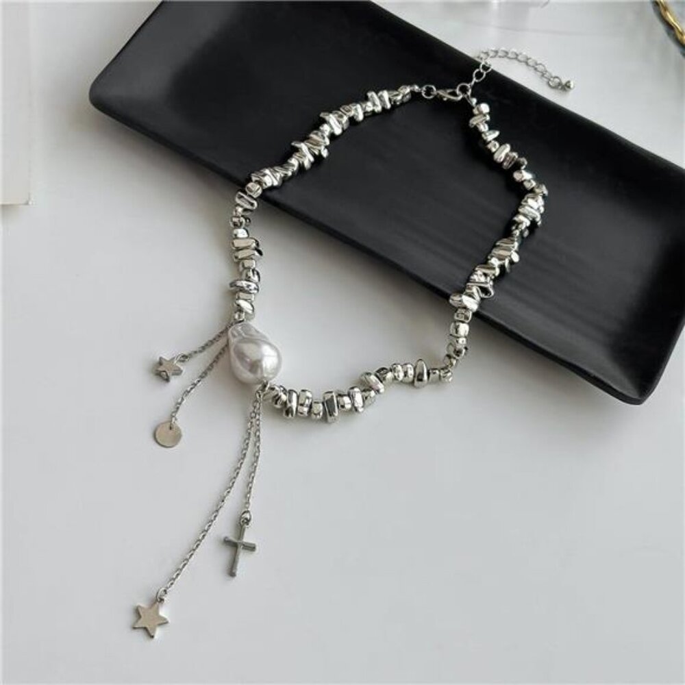 Irregular Choker Necklace | Baroque Pearl - Picture 1 of 4